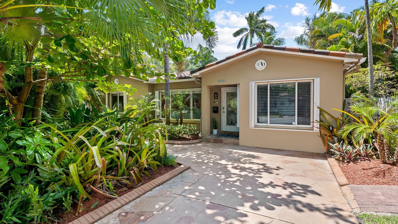 Photo of Outdoor in Poinsettia Heights
