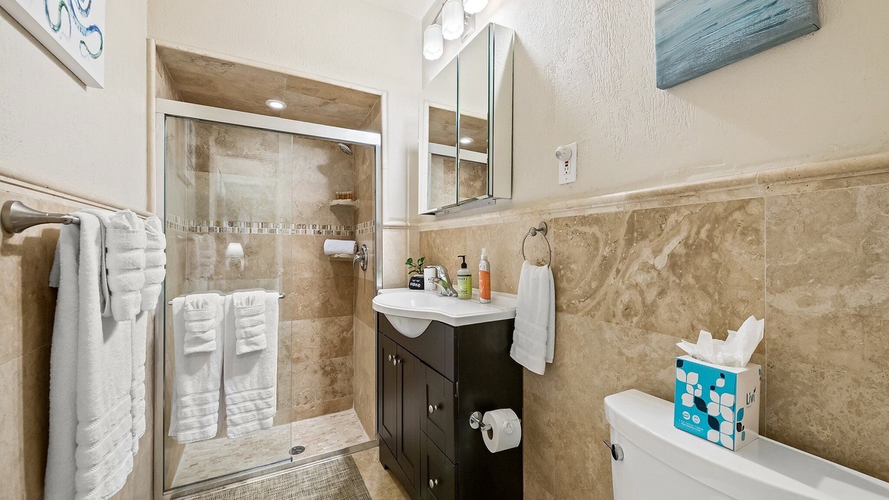 Photo of Bathroom in Poinsettia Heights