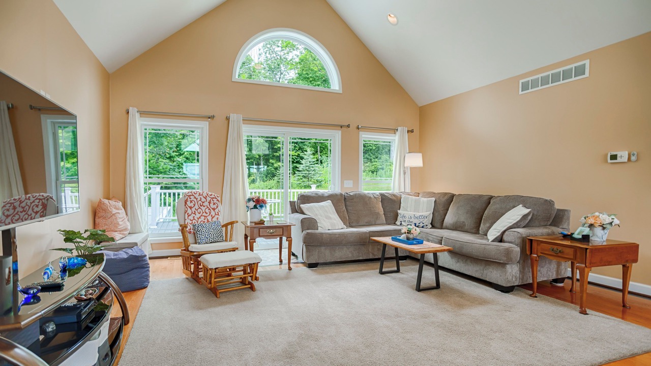 Photo of Livingroom in Town of Milo