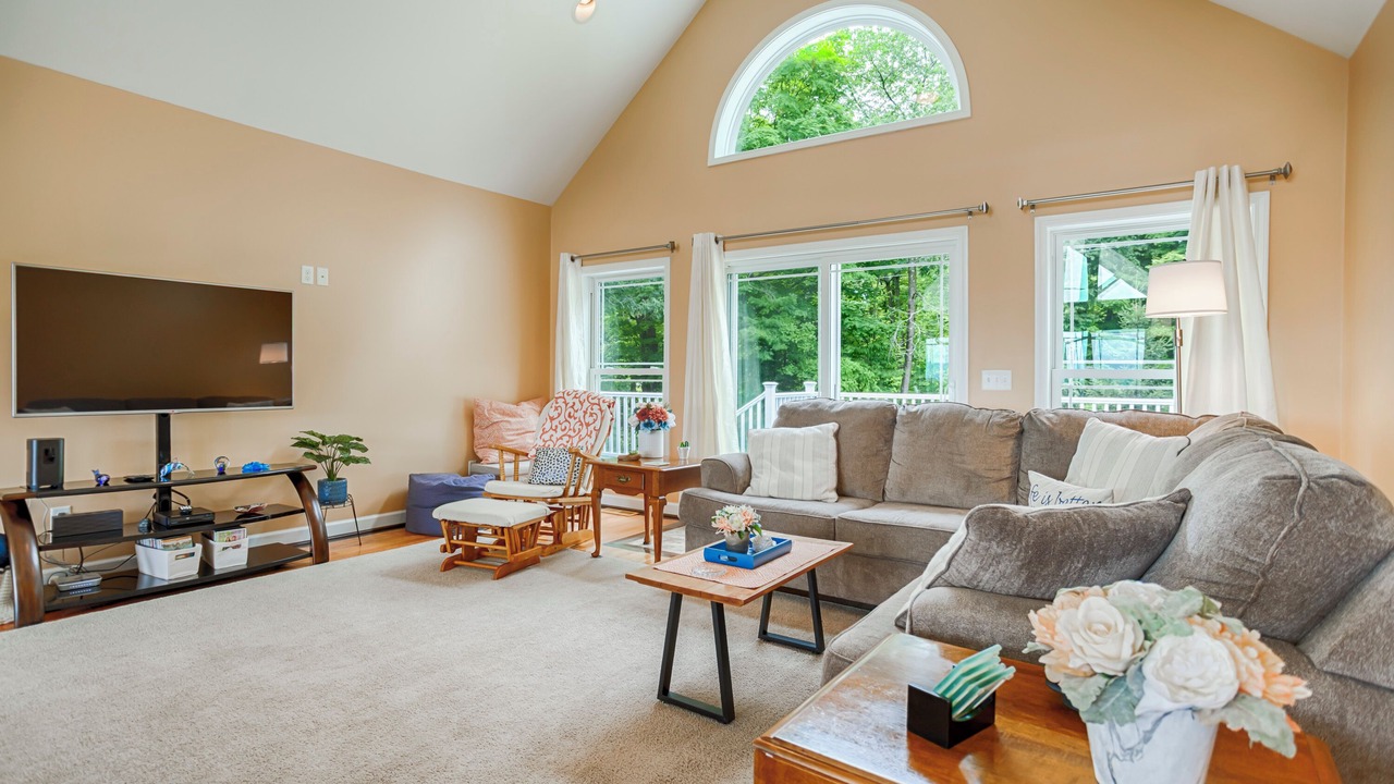 Photo of Livingroom in Town of Milo