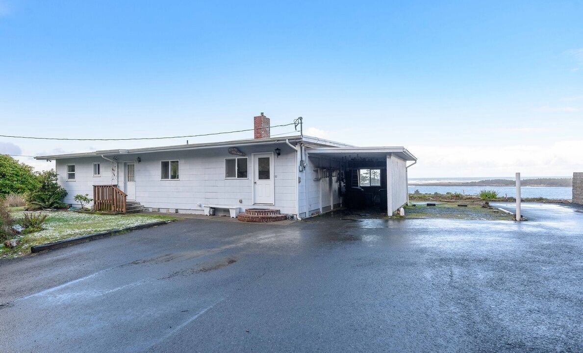 Photo of Others in Winchester Bay