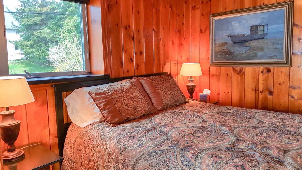 Photo of Bedroom in Netarts