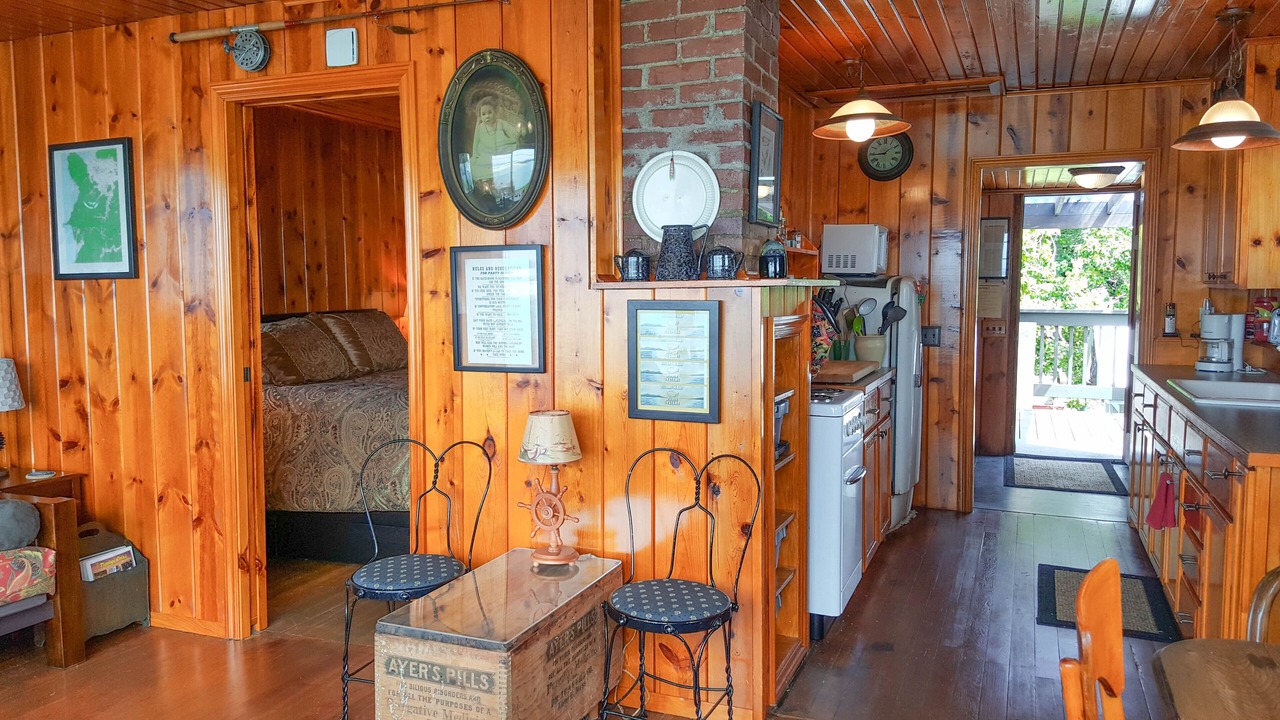 Photo of Bedroom in Netarts