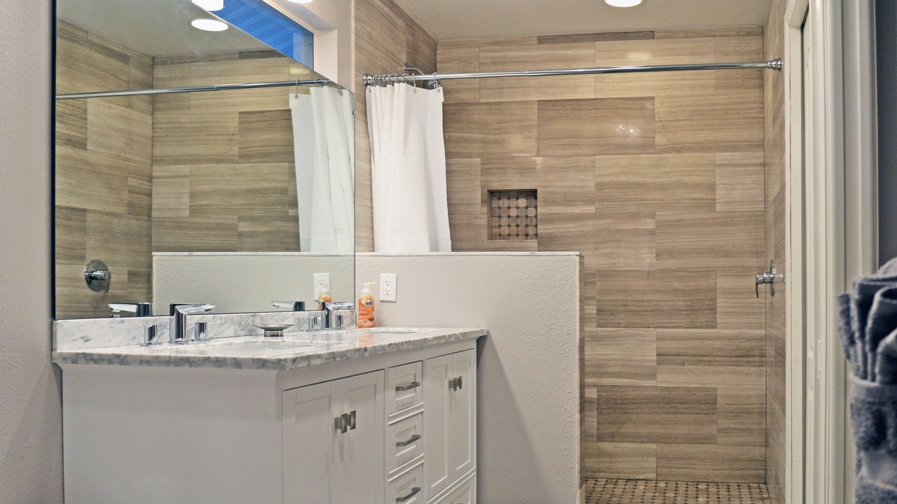 Photo of Bathroom in Bay Isle