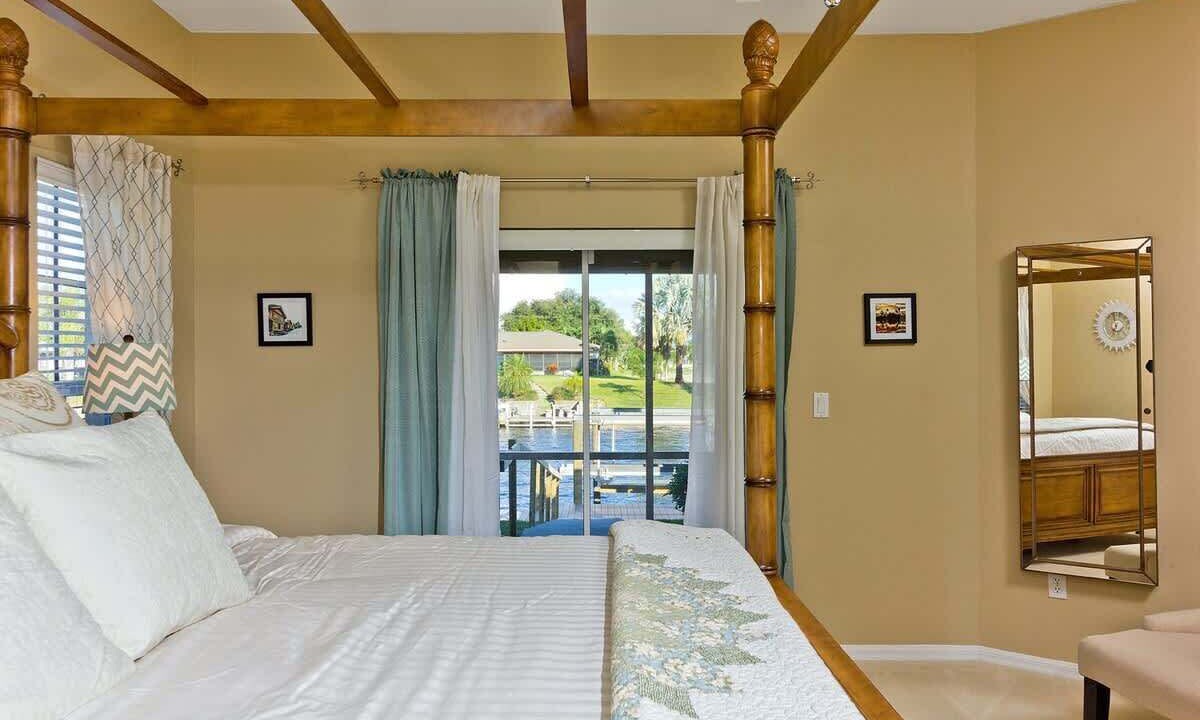 Photo of Bedroom in Caloosahatchee