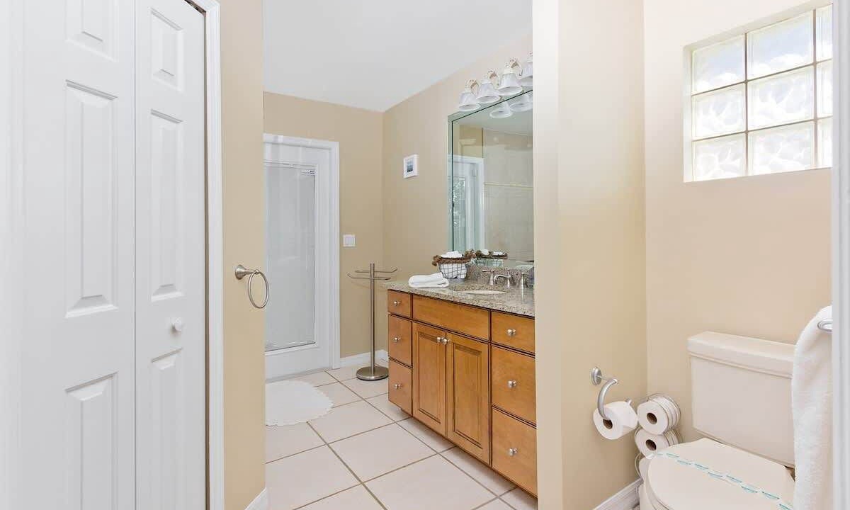 Photo of Bathroom in Caloosahatchee