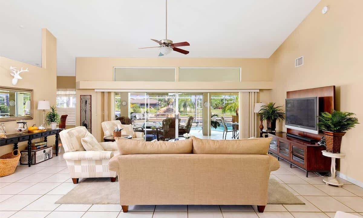 Photo of Livingroom in Caloosahatchee