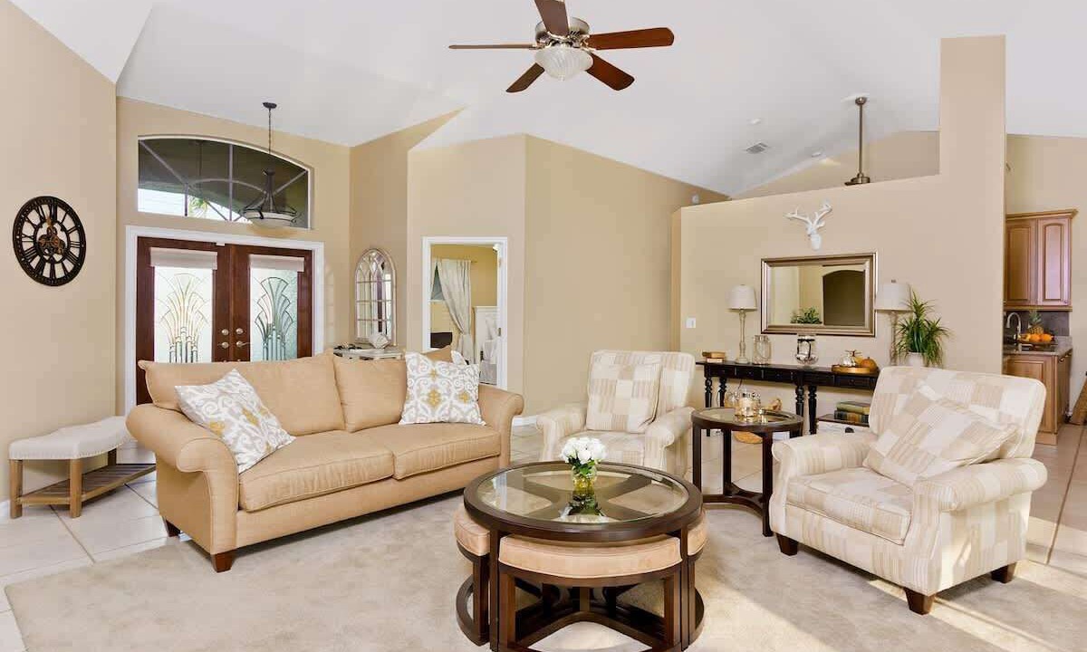Photo of Livingroom in Caloosahatchee