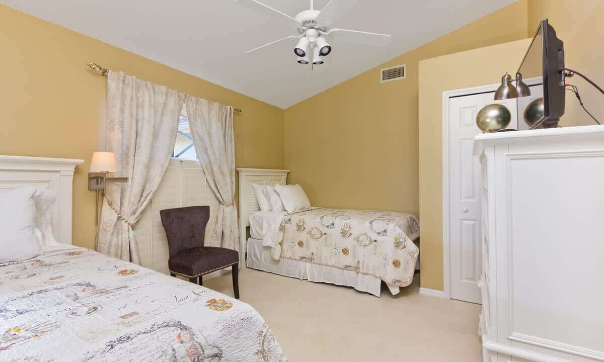 Photo of Bedroom in Caloosahatchee