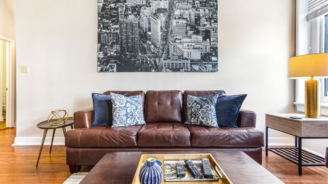 Photo of Livingroom in Historic District - North