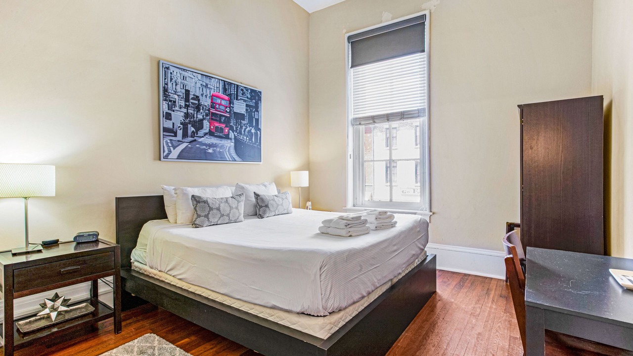 Photo of Bedroom in Historic District - North