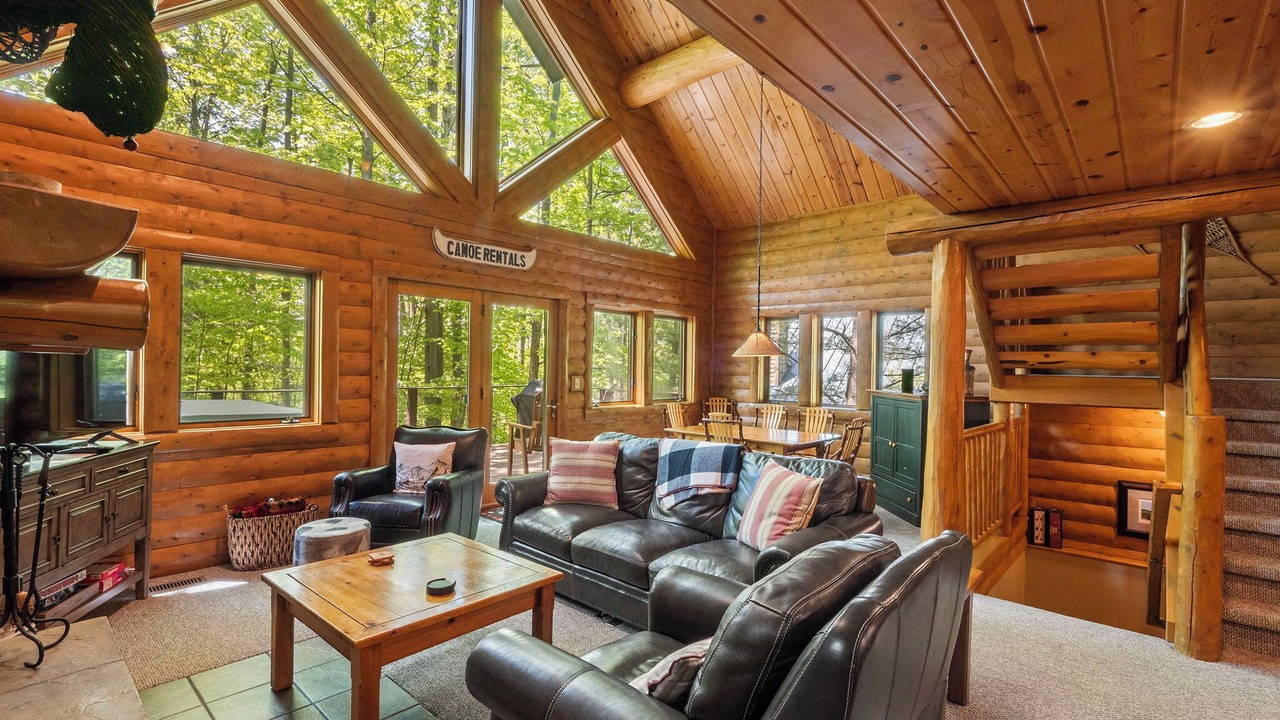 Photo of Livingroom in Boyne City