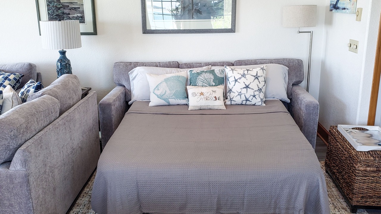 Photo of Bedroom in Netarts