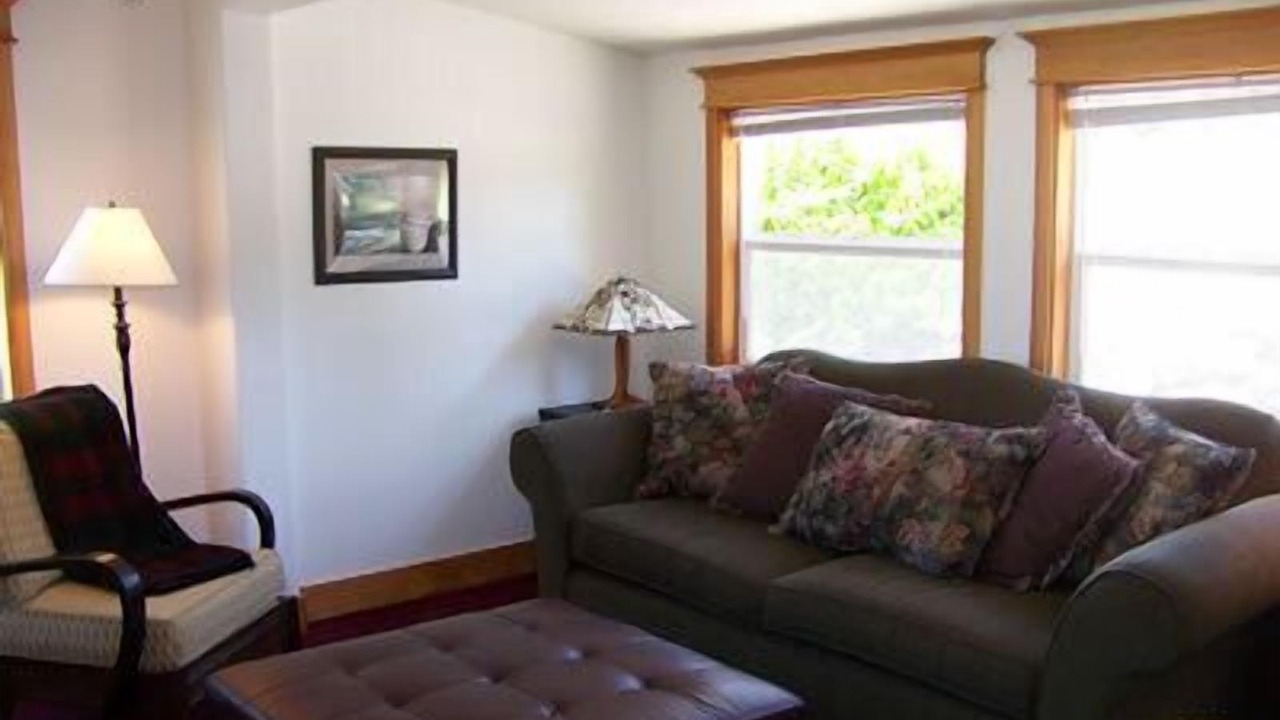 Photo of Livingroom in Seal Rock