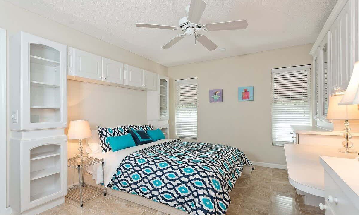 Photo of Bedroom in Tropic Isle