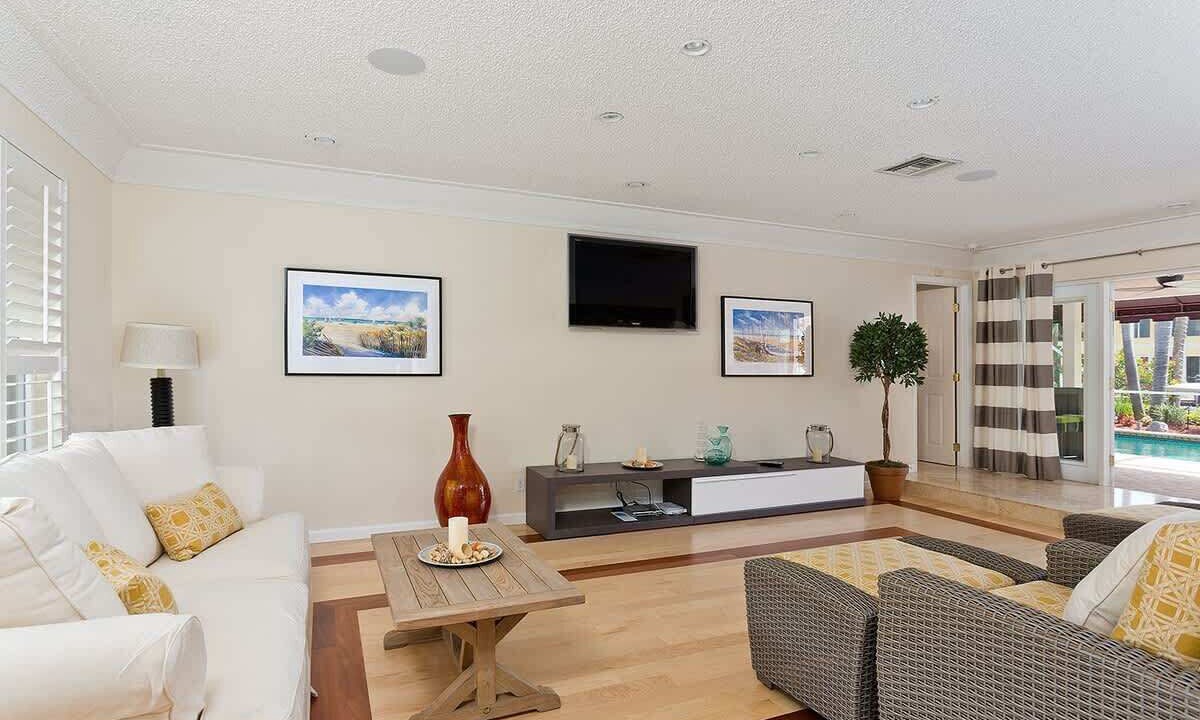 Photo of Livingroom in Tropic Isle