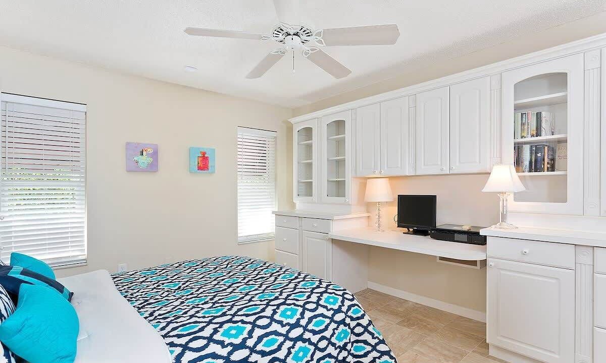 Photo of Bedroom in Tropic Isle