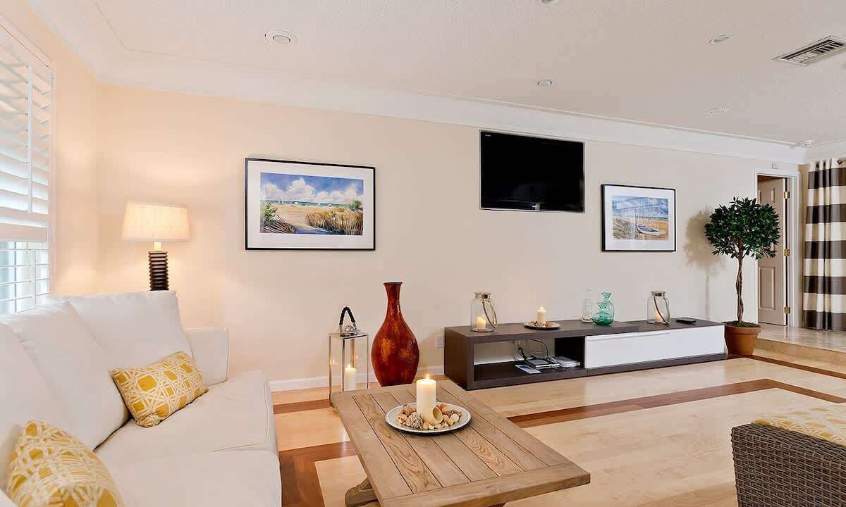 Photo of Livingroom in Tropic Isle