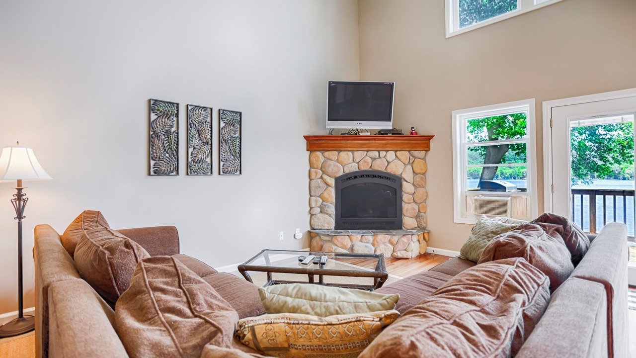 Photo of Livingroom in Honeoye