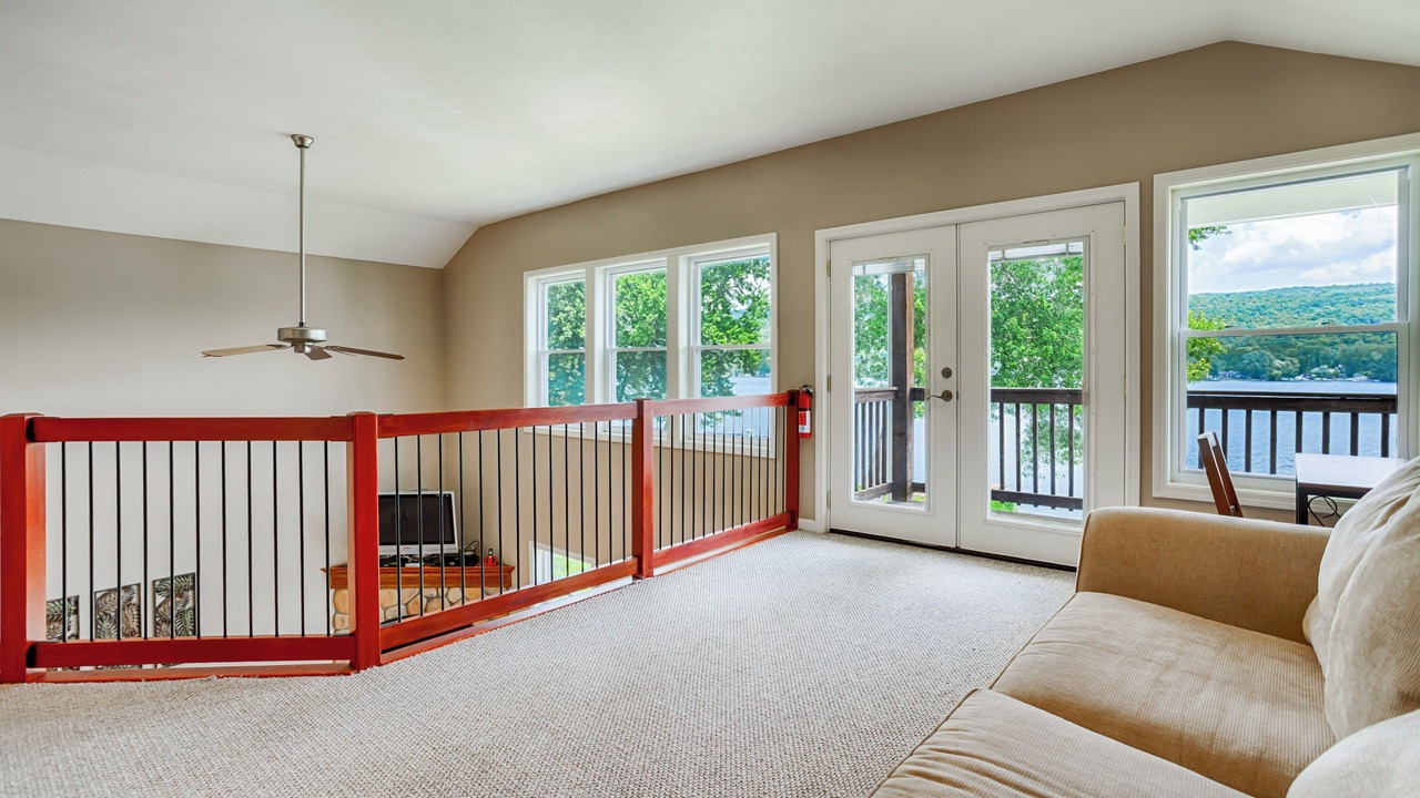 Photo of Livingroom in Honeoye