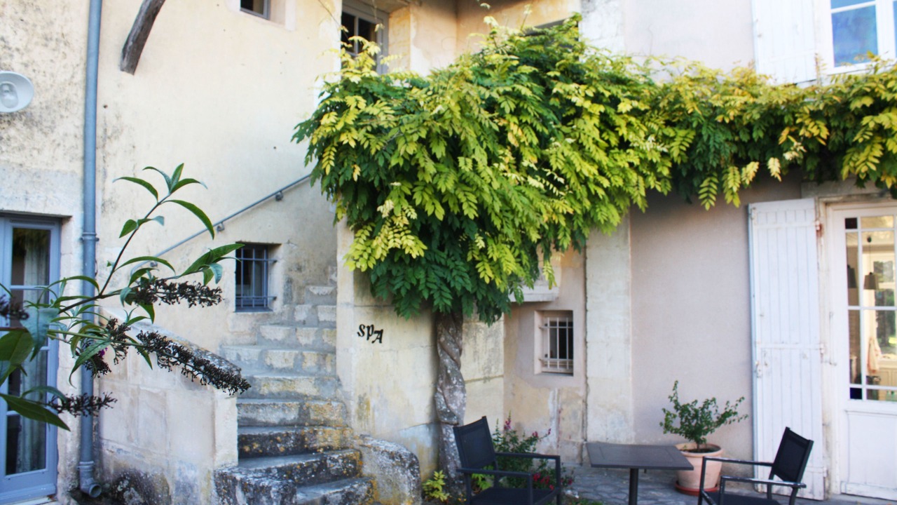 Photo of Patio Balcony in Asnieres-la-Giraud