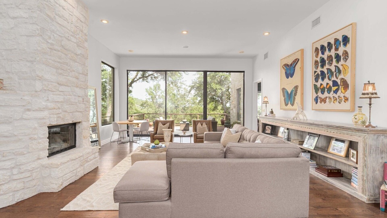 Photo of Livingroom in High Oaks
