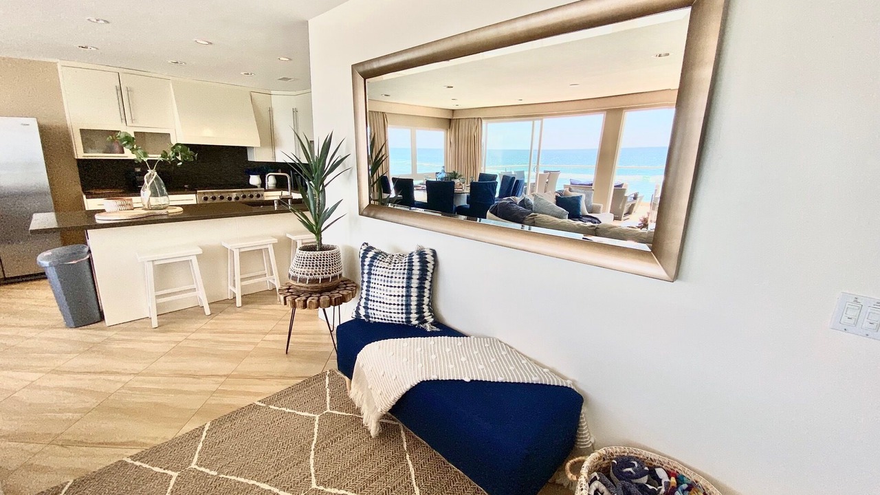 Photo of Livingroom in South Oceanside