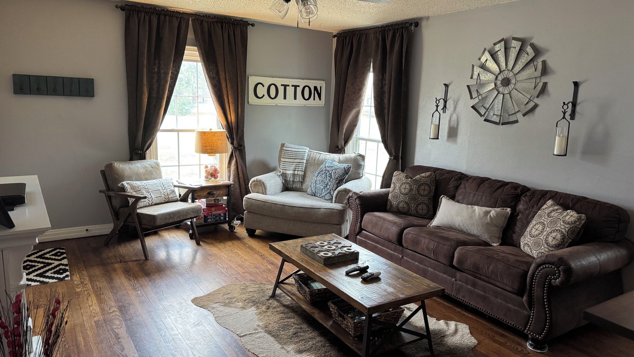 Photo of Livingroom in Tech Terrace