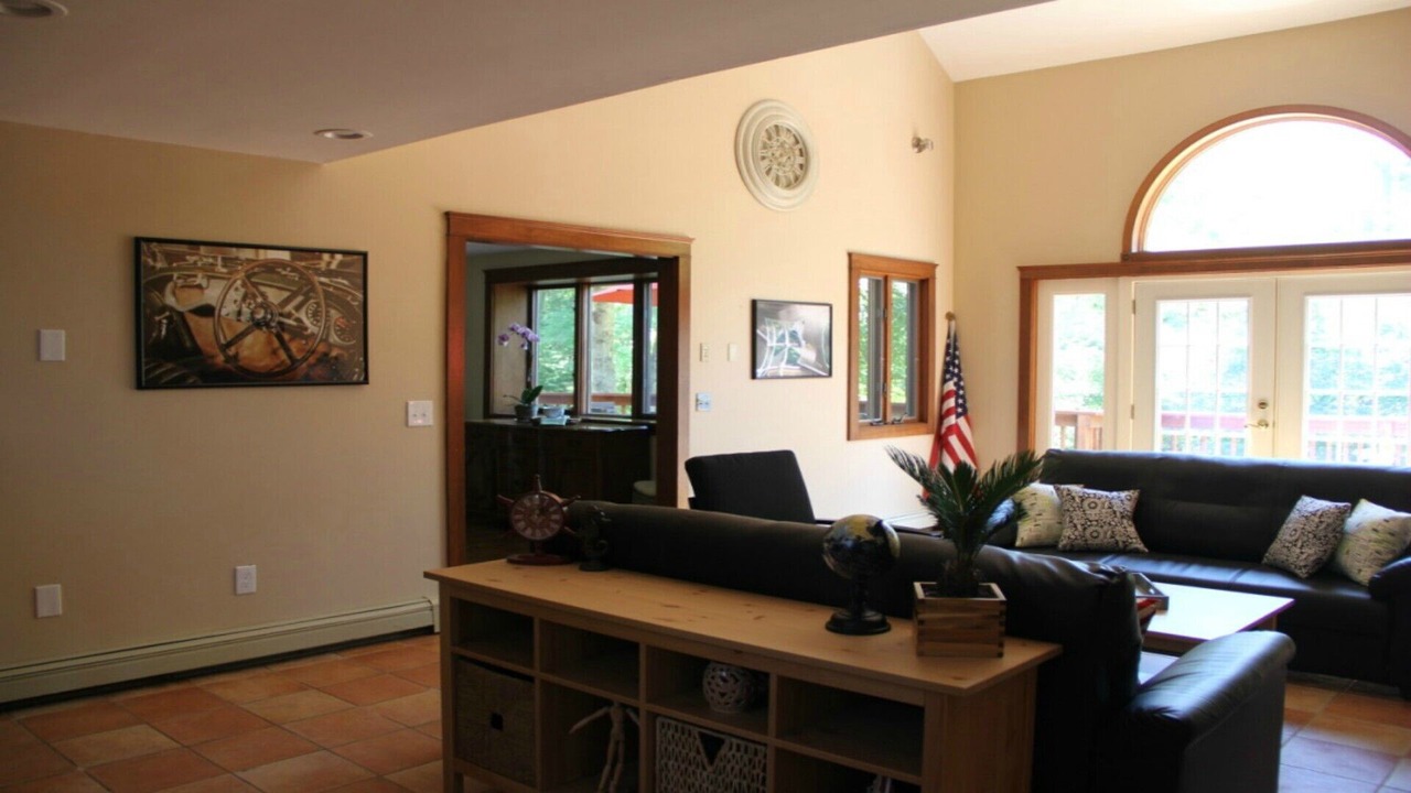 Photo of Livingroom in Marstons Mills