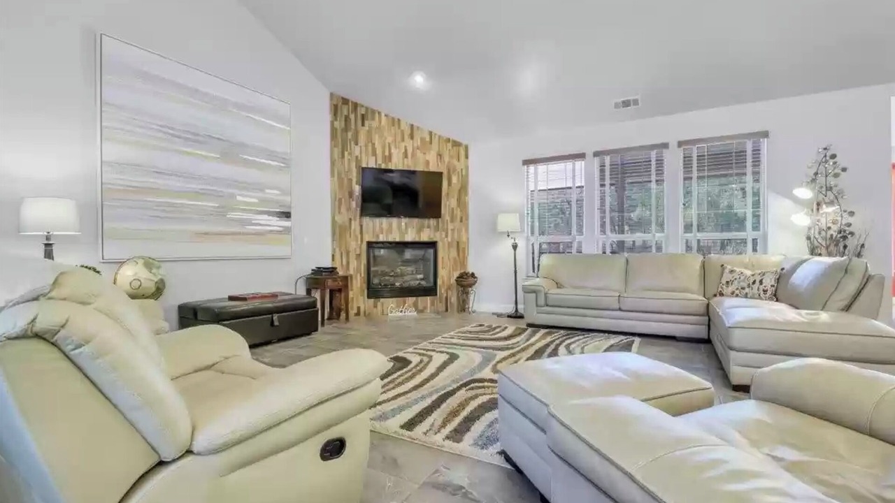 Photo of Livingroom in Auburn