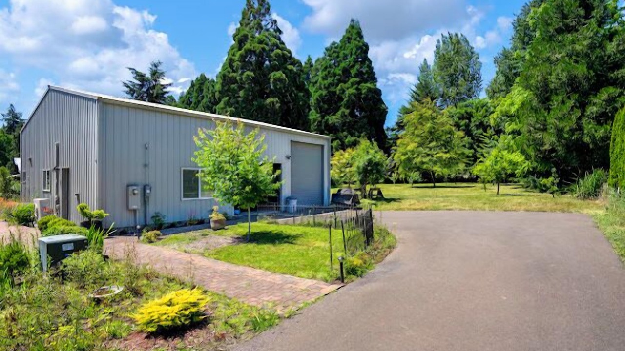 Photo of Others in Salem