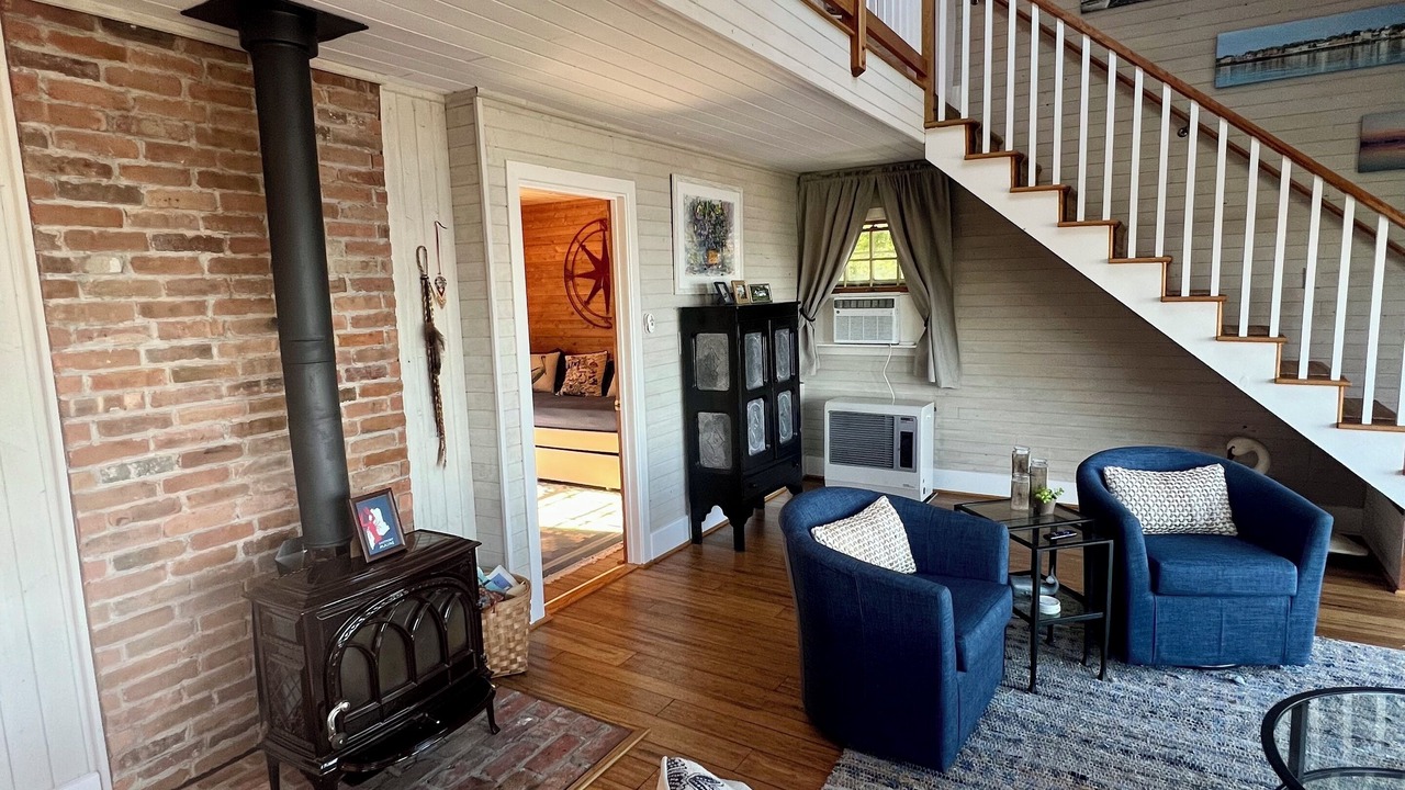 Photo of Livingroom in Eastport