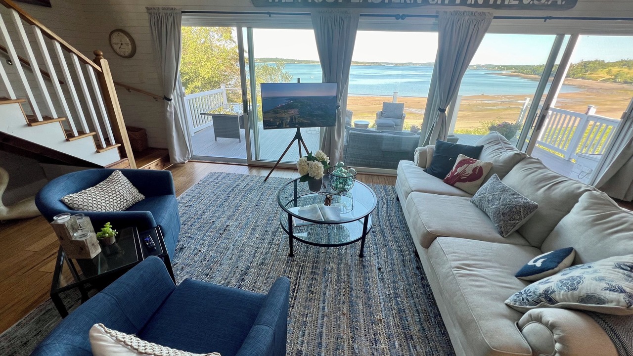 Photo of Livingroom in Eastport