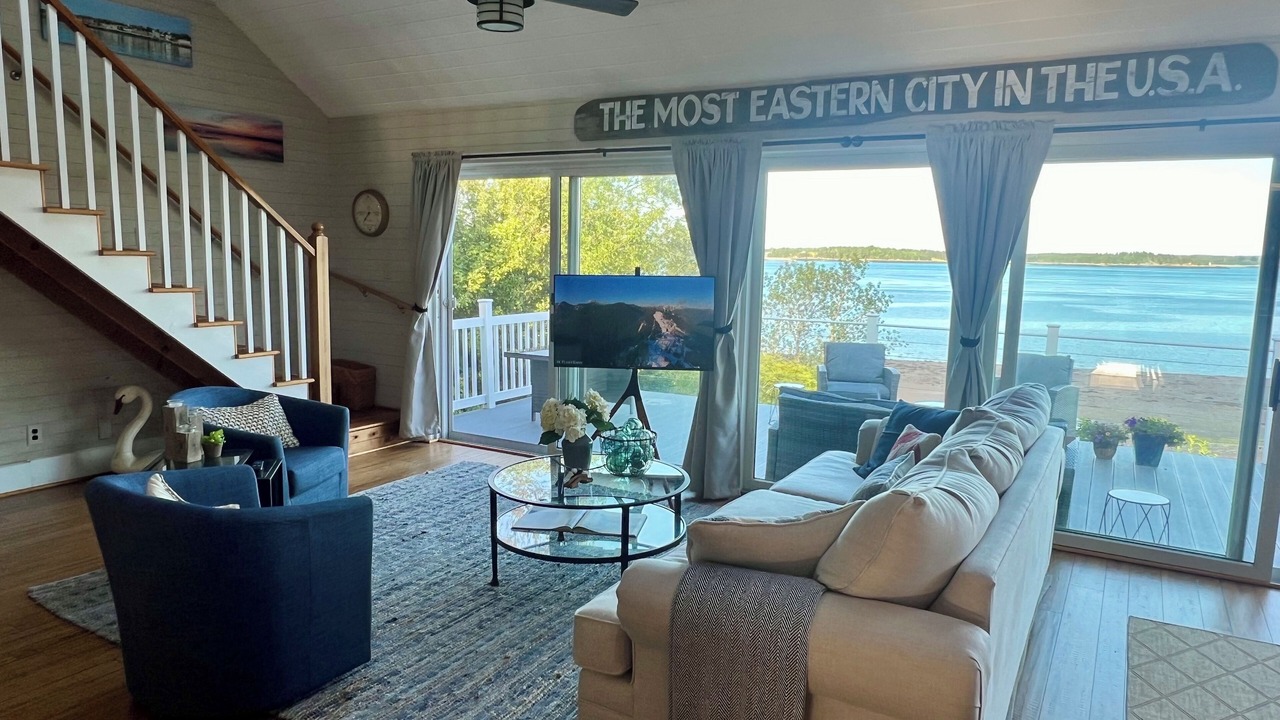 Photo of Livingroom in Eastport