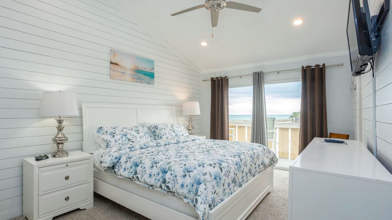 Photo of Bedroom in Pensacola Beach