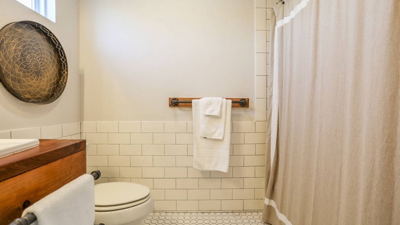 Photo of Bathroom in Chestnut
