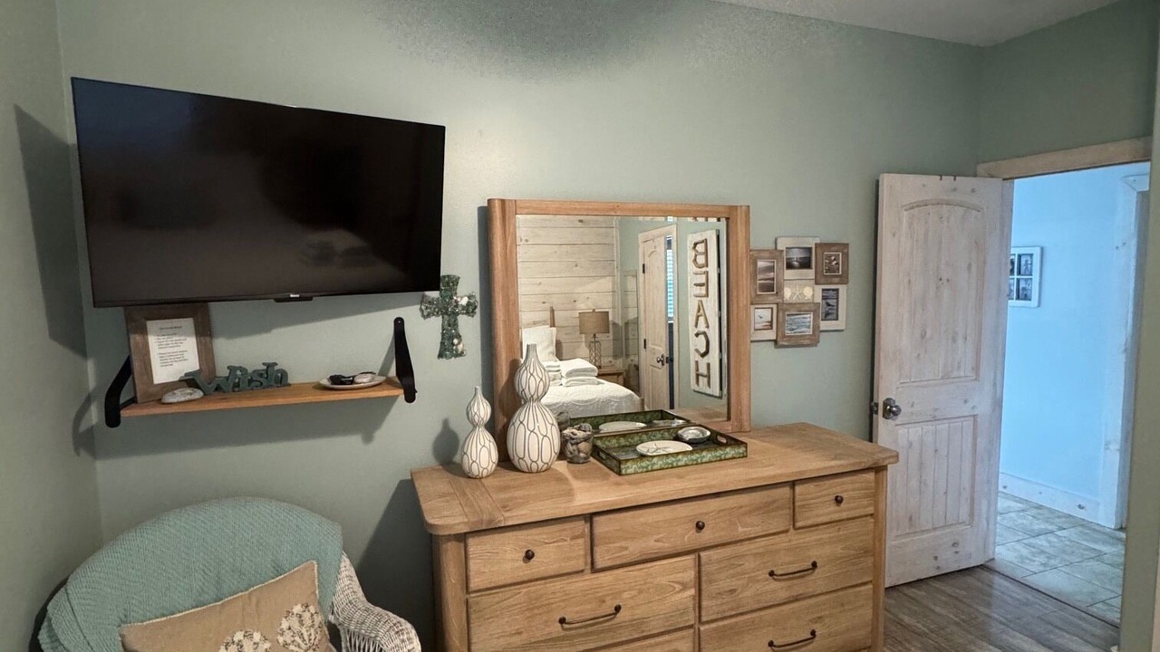 Photo of Bedroom in Port Bolivar