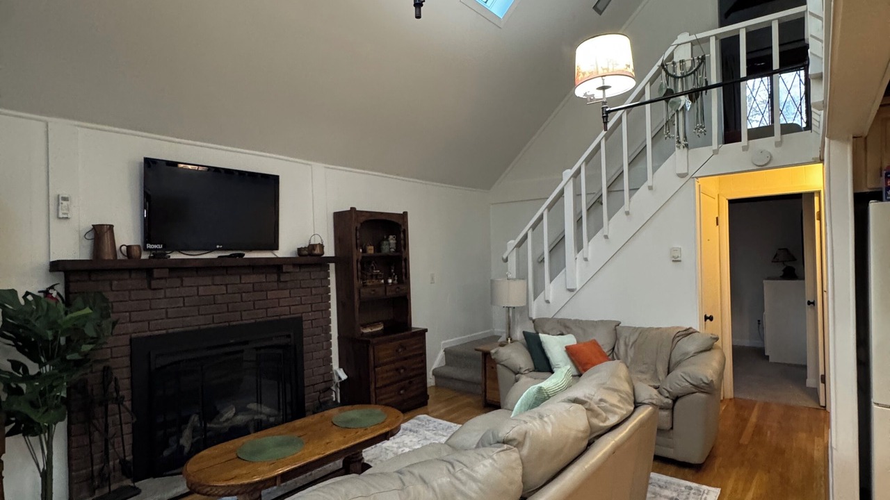 Photo of Livingroom in Tobyhanna