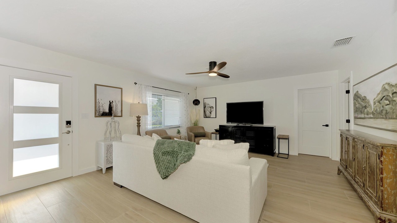 Photo of Livingroom in Arlington Park