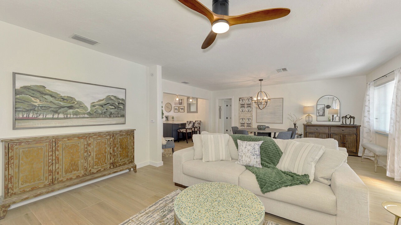Photo of Livingroom in Arlington Park