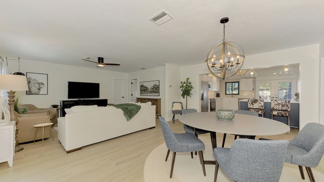 Photo of Livingroom in Arlington Park