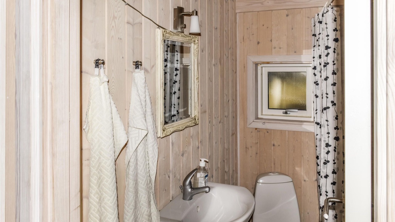 Photo of Bathroom in Aalbaek