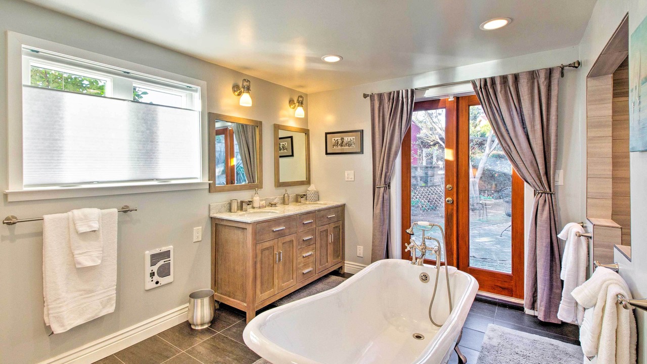 Photo of Bathroom in Point Richmond