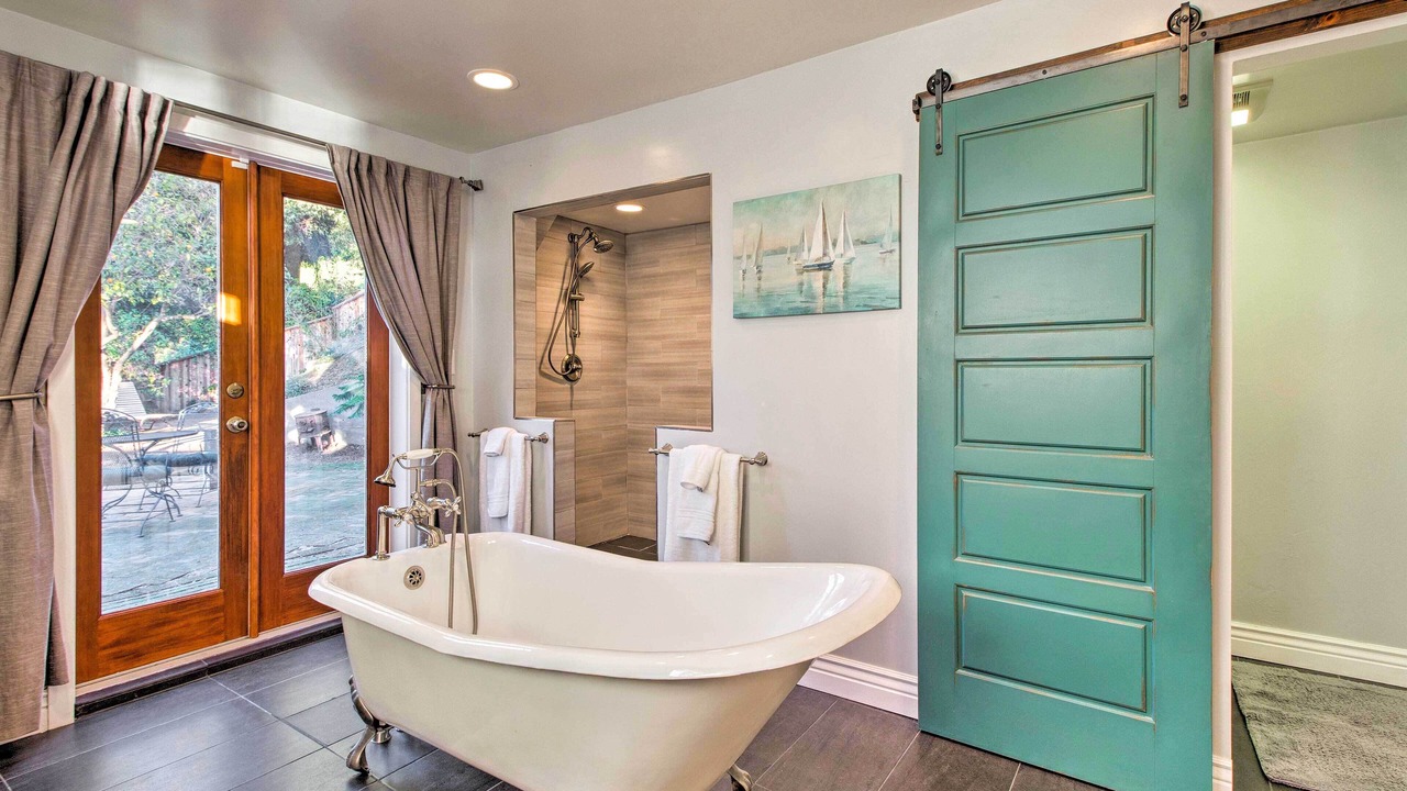 Photo of Bathroom in Point Richmond