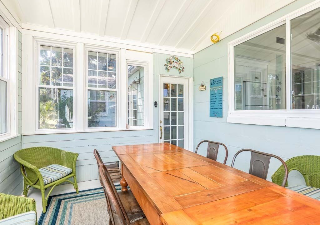Photo of Livingroom in Savannah Beach