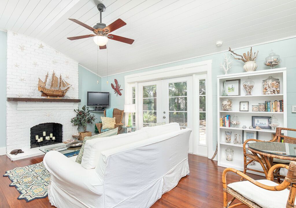 Photo of Bedroom in Savannah Beach