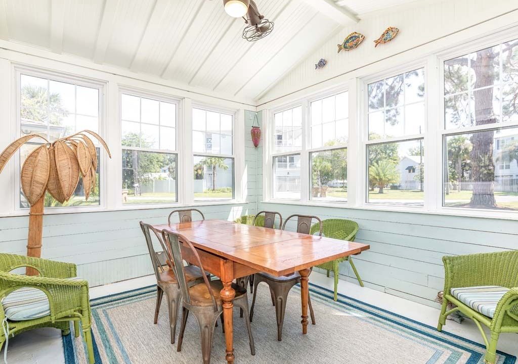 Photo of Livingroom in Savannah Beach