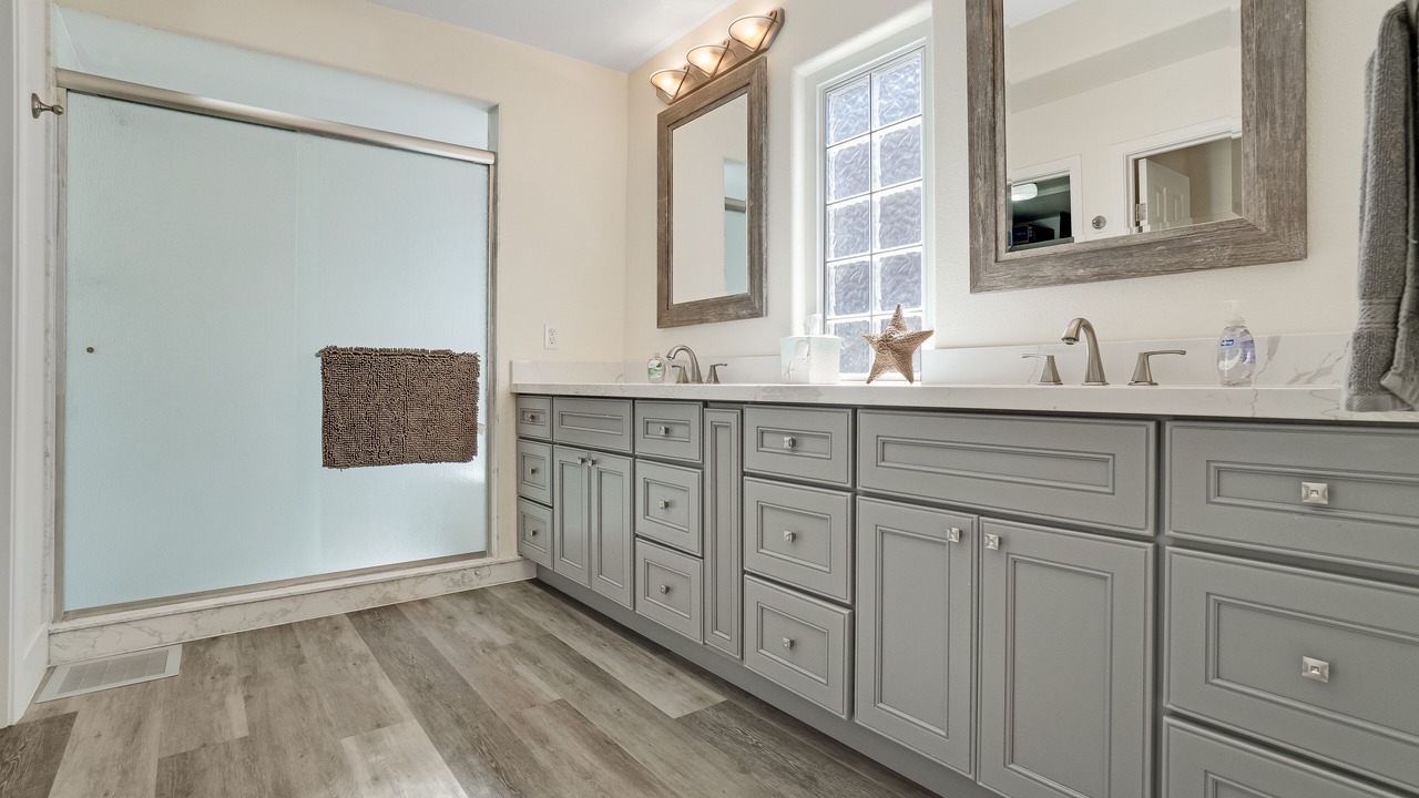 Photo of Bathroom in Discovery Bay