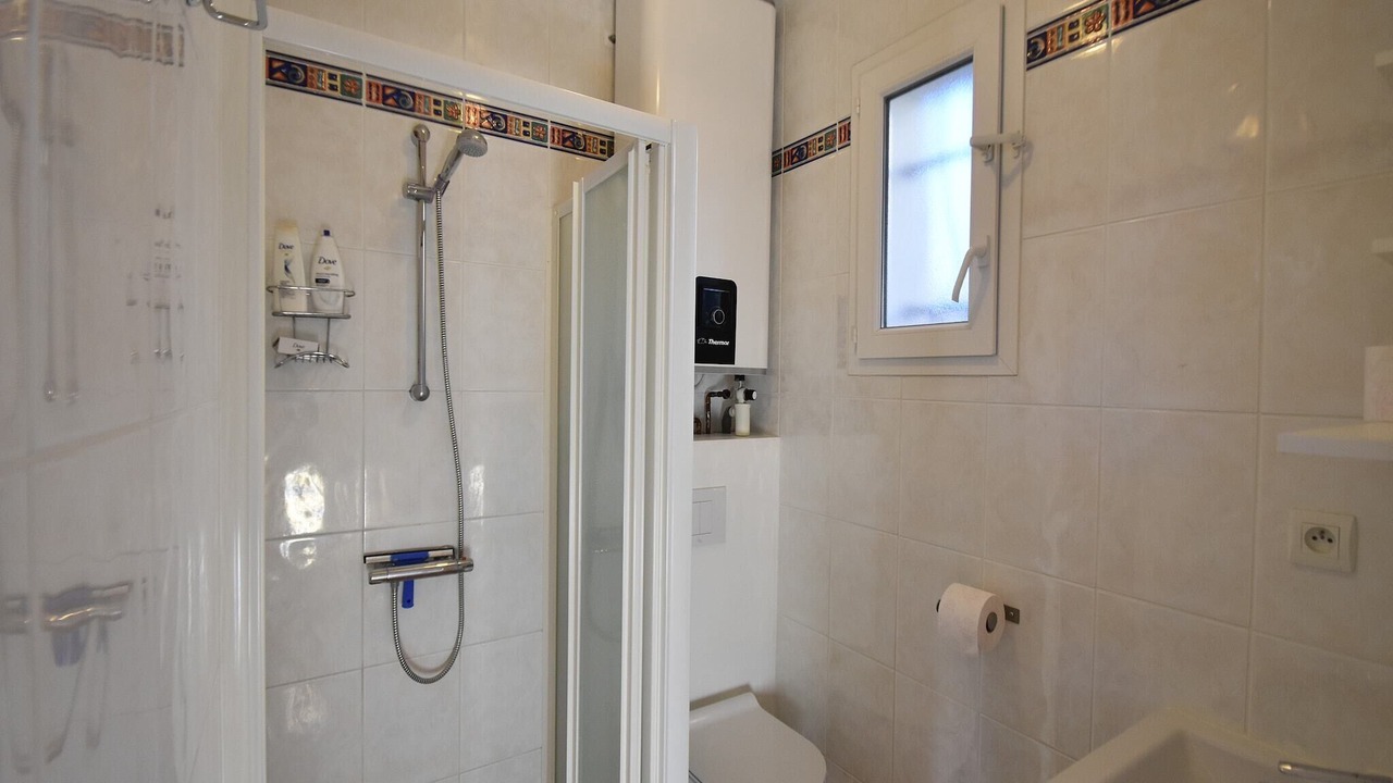 Photo of Bathroom in Felines-Minervois