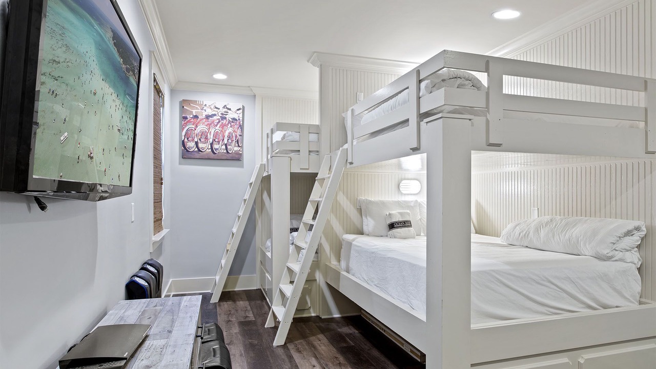 Photo of Bedroom in Delos